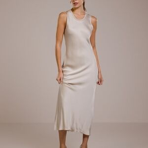 Elegant Sleeveless Cream Midi Dress
